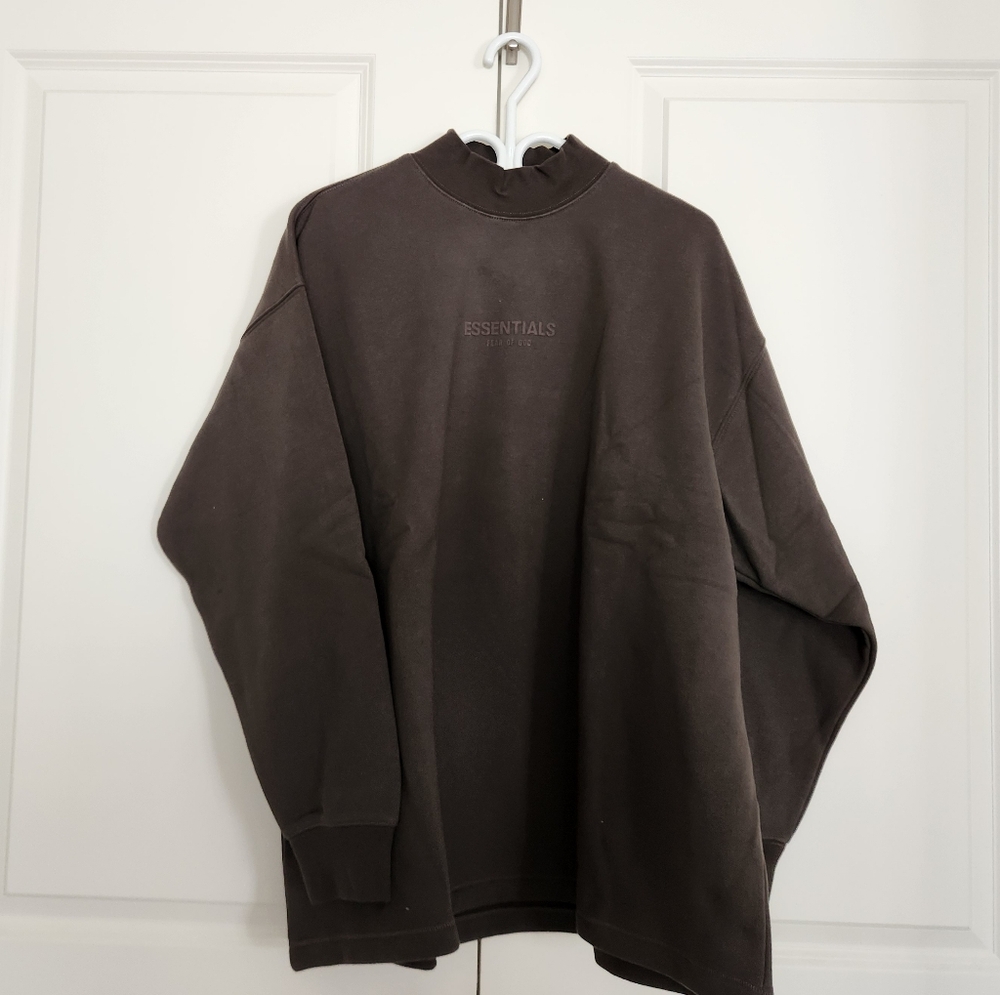 Essentials men's M sweater